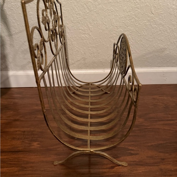 Hollywood Regency Antique Brass Gold Metal Magazine Rack Decorative Scrollwork - Picture 7 of 13